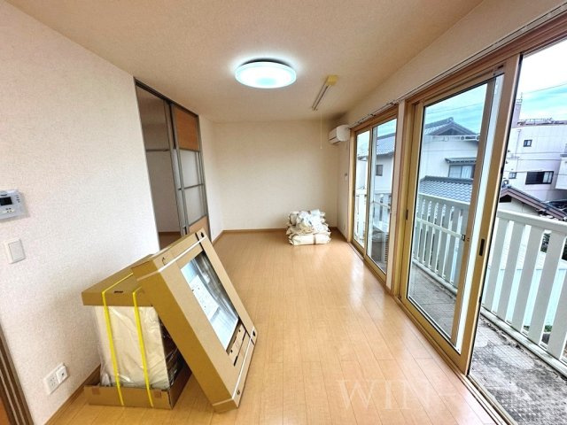 ウィルモア東山の居間・リビング