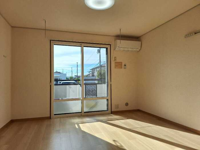 サンハイツ小中島の居間・リビング