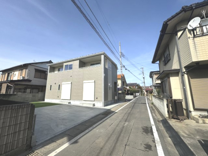 新築　高崎市上大類町2期　Heartful　Town　1号棟の前面道路含む現地写真|現地写真　東側接道幅員約4ｍ
