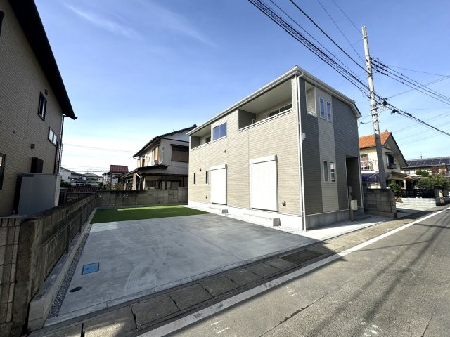 新築　高崎市上大類町2期　Heartful　Town　1号棟の駐車場|現地写真　駐車スペースは並列2台+1台分可能です！
