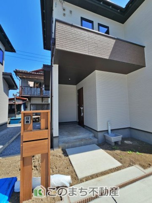 【防犯設備】 | いろどりアイタウン栃木市箱森町22-P1 | 玄関キーは上下２箇所のダブルロックキーと防犯性の高い電池錠で安全に配慮してます。