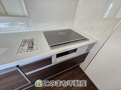【内装】 | いろどりアイタウン栃木市箱森町22-P1 | IHクッキングヒーターで調理もお掃除も楽々です♪