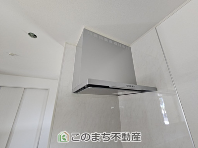 【内装】 | いろどりアイタウン栃木市箱森町22-P1 | お料理の匂いもスッキリ♪シンプルデザインで掃除も簡単‼