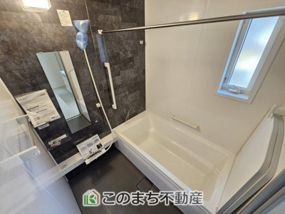 【浴室】 | いろどりアイタウン栃木市箱森町22-P1 | ゆったりと入れるフルオートバスはお子様との団らんバスタイムが楽しめます♪
足を伸ばしてゆったりくつろげる１坪バスルームです☆