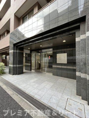 【エントランス】 | プレミアステージ麻布十番 | 落ち着いたエントランスです
