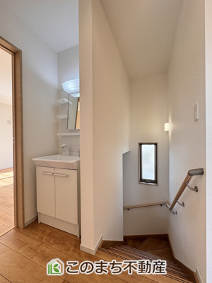 【独立洗面台】 | いろどりアイタウン鹿沼市千渡22-P1 | 2階にも洗面台があって便利です。