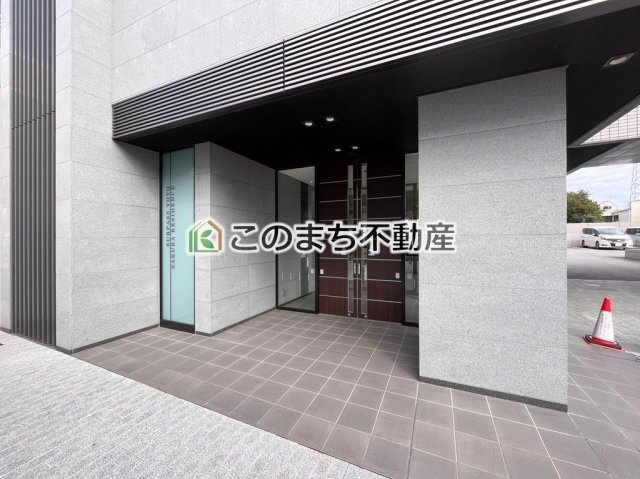 サーパス陽東桜レジデンスのエントランス