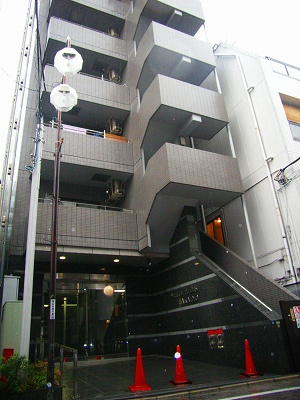 WHITE HILLS SAKAINOの外観