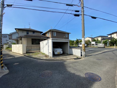 【前面道路含む現地写真】 | 八田荘小・平成２年建築・大和ハウス工業施工・北東角地・土地64坪・堺市中区八田寺町 | 前面道路含む現地写真です