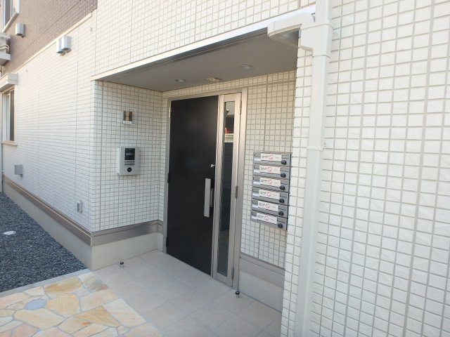 ヴィーブルＳ武蔵新城のエントランス
