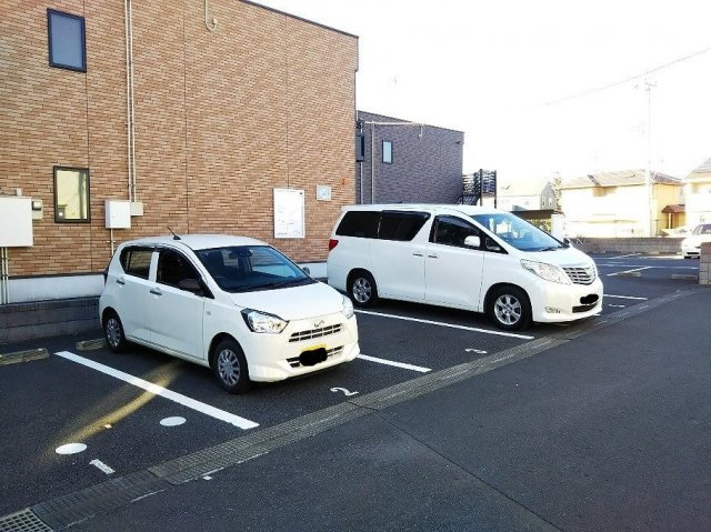 レオネクストペリドⅠの駐車場