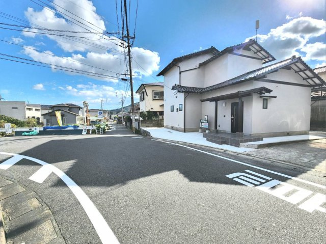 RESET HOUSE－リセットハウス－小倉南区上貫3丁目2期の前面道路含む現地写真|駐車スペースは縦列２台可能♪【小倉南区　中古戸建　リノベーション】
