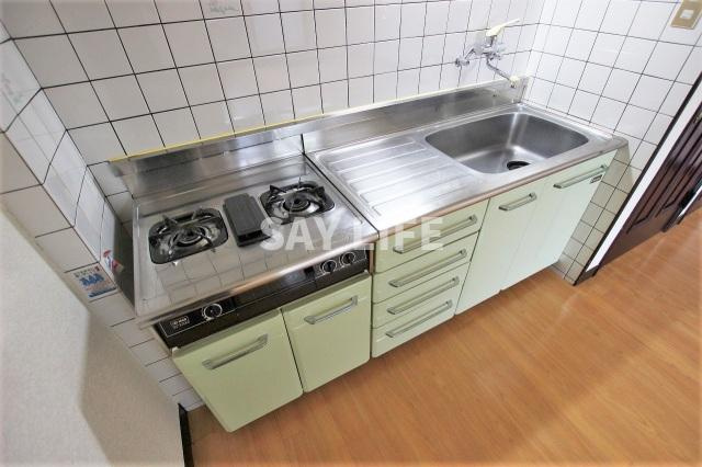 グローリーハイツ東成のキッチン