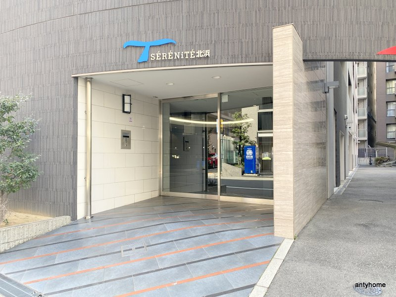 SERENiTE北浜　仲介手数料無料のエントランス