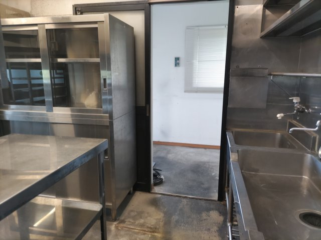 ６３６０５　美濃市横越中古店舗の内装