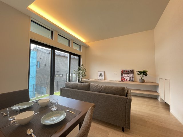 八戸市北白山台1丁目N0.7の居間・リビング