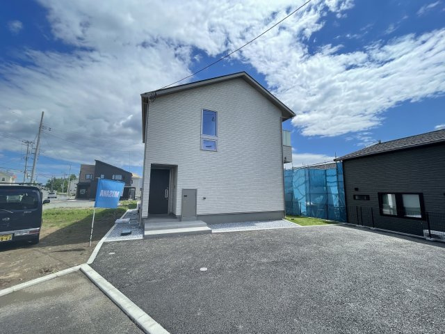 八戸市北白山台1丁目N0.7の駐車場