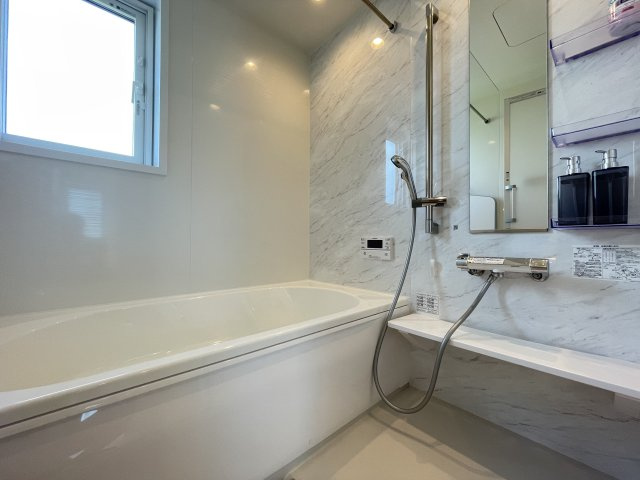 八戸市北白山台1丁目N0.7の浴室