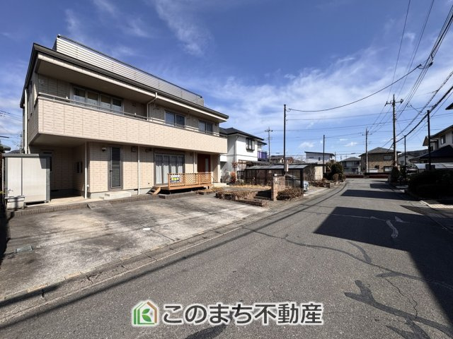 鹿沼市武子　中古一戸建ての前面道路含む現地写真