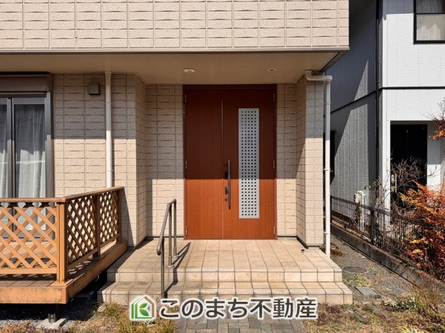 鹿沼市武子　中古一戸建ての玄関