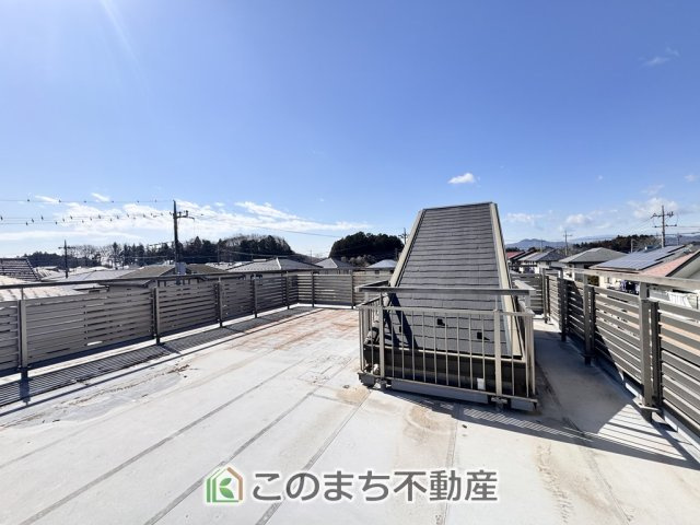 鹿沼市武子　中古一戸建てのバルコニー|まず注目していただきたい屋上スペース。たくさんのお洗濯物も干せ、週末にはBBQもできそうです♪