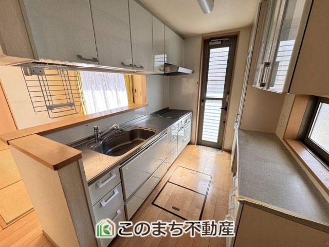 鹿沼市武子　中古一戸建てのキッチン|人気の対面式キッチン☆料理をしながらご家族とコミュニケーションが取れます♪