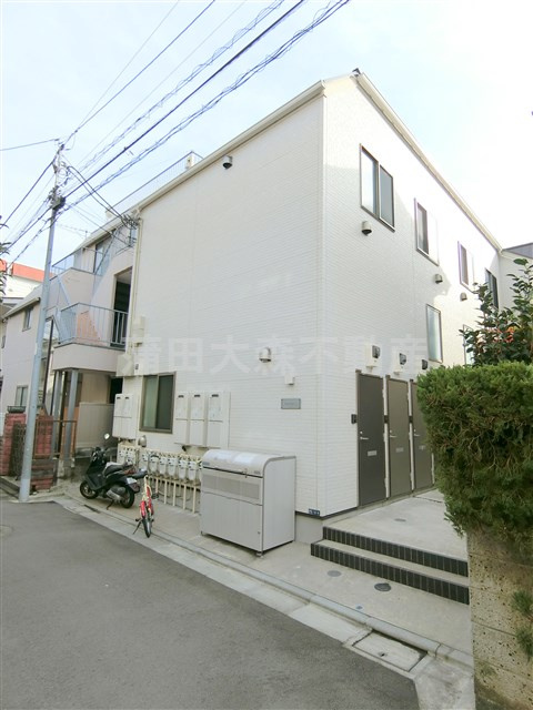 グラシア蒲田の外観|2015年8月　木造地上2階建て総戸数8戸　人気賃貸アパート
JR京浜東北線蒲田駅最寄りの東京都大田区西蒲田5丁目の落ち着いた住宅街の環境！