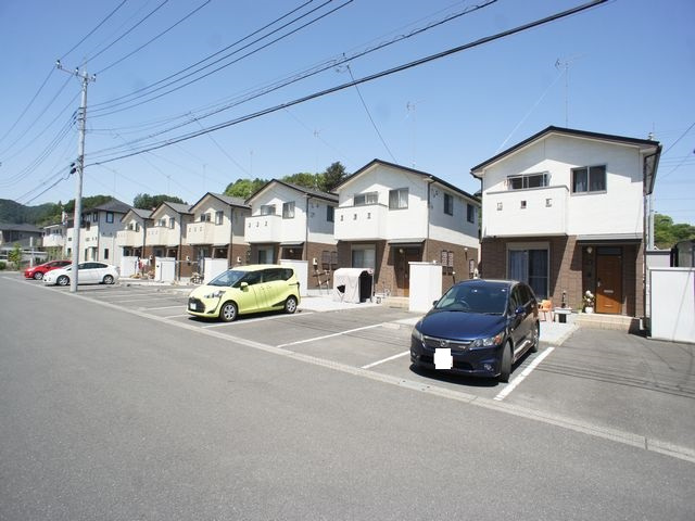 【駐車場】 | フルールメゾン | 駐車場2台込みです♪