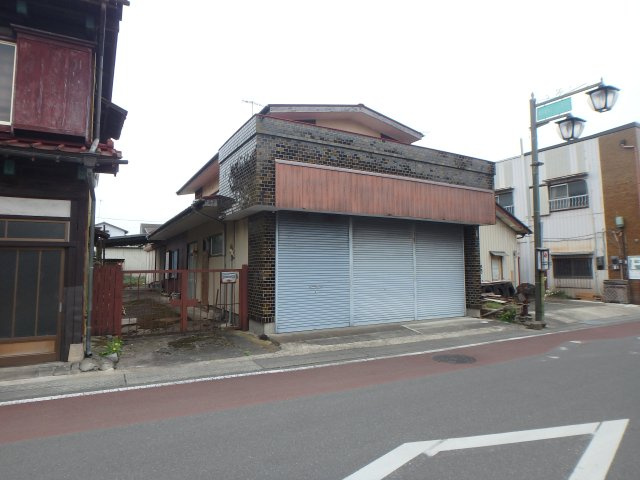 真壁町真壁　倉庫の外観|木造部分は解体します