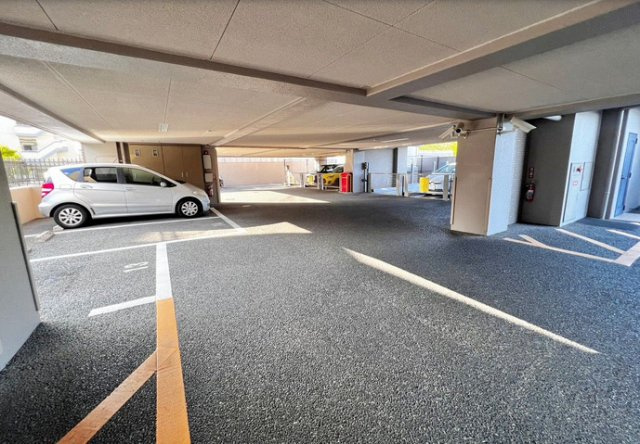 ロイヤルマンションラフィネ長尾の駐車場|ロイヤルマンションラフィネ長尾（3LDK）