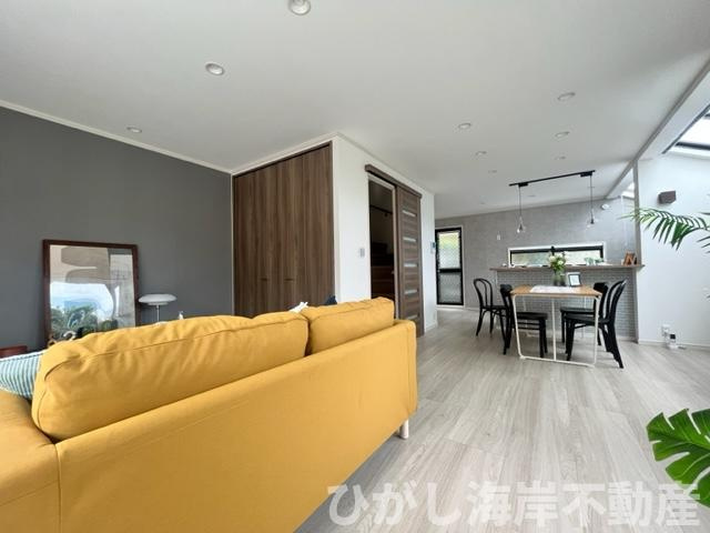 茅ヶ崎市矢畑　中古戸建　のダイニング|新規リフォーム完了！22帖　LDK