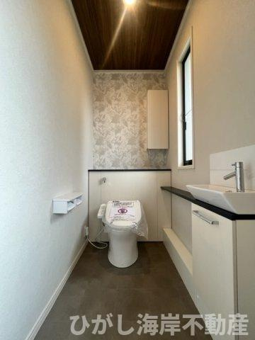 茅ヶ崎市矢畑　中古戸建　のトイレ|新規リフォーム完了！洗浄機能付きお手洗い