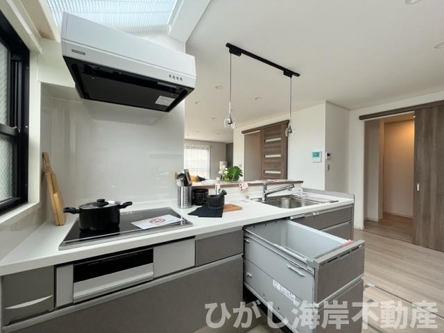 茅ヶ崎市矢畑　中古戸建　のキッチン|新規リフォーム完了！食洗機付のシステムキッチン