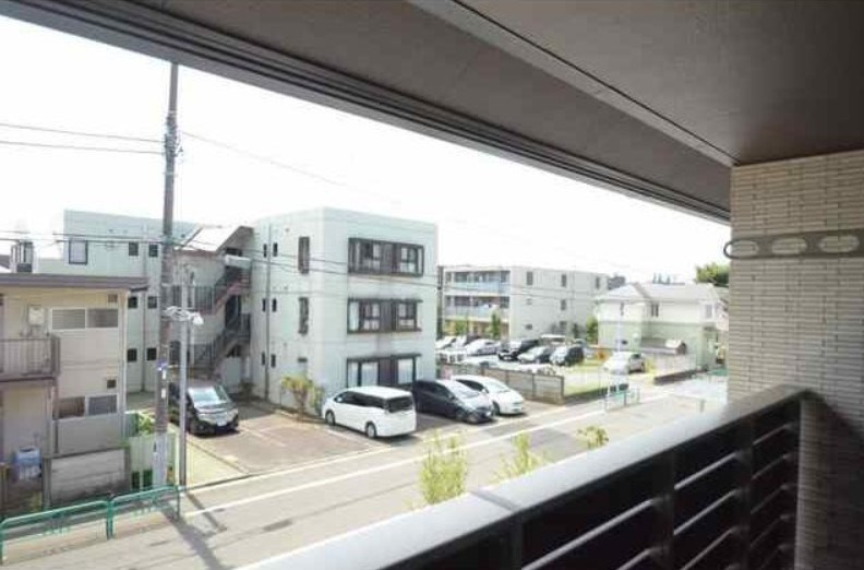 J Wing East/West　Eのバルコニー