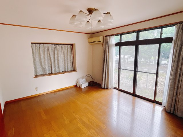 【中古戸建】本庄市四季の里の居間・リビング|■リビング