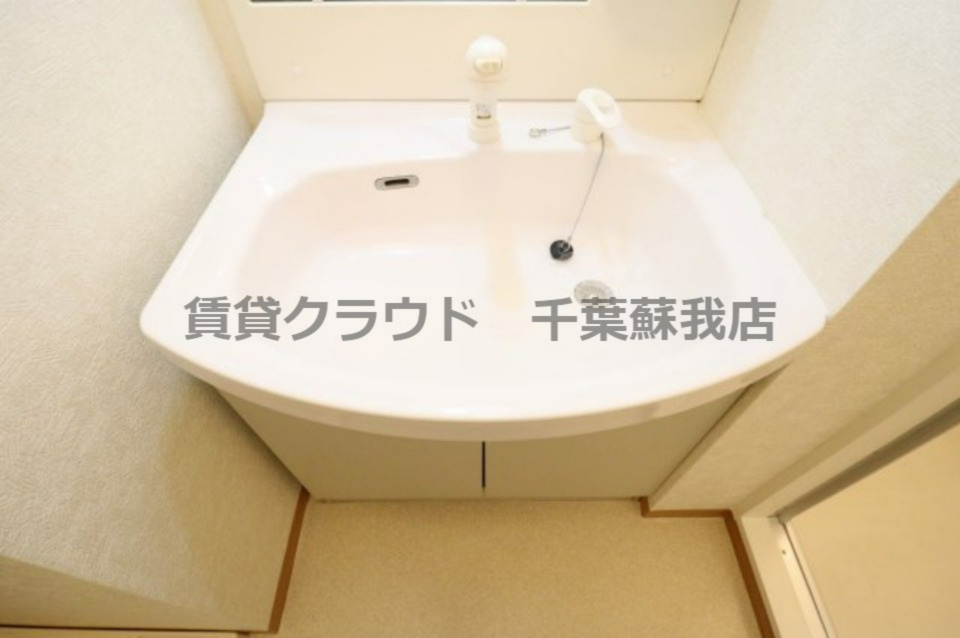 フェリシタージの洗面所|ゆったりとスペースのある洗面所