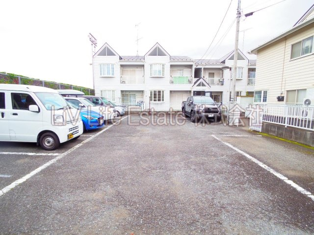 プレステージ東村山の駐車場
