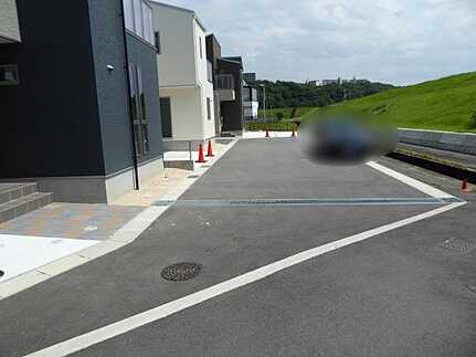 安佐北区可部南1丁目　新築一戸建て(全5棟)の前面道路含む現地写真