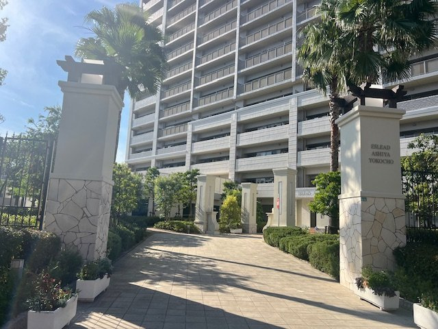 エスリード芦屋陽光町のエントランス