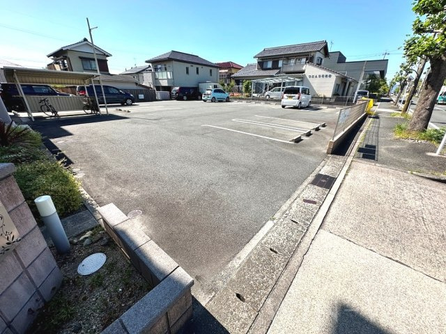 WILLの駐車場