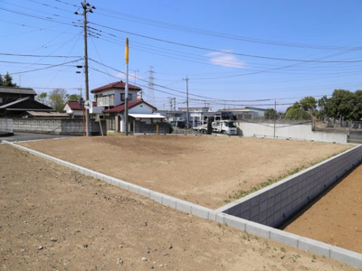 【外観】 | 八甫全７区画 （北）ＮＯ,６ | 南東側から撮影。南側住戸建設前写真。