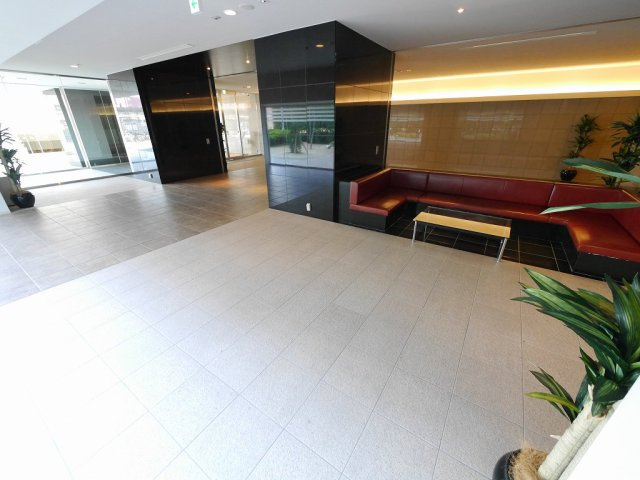 シティタワーグラン須磨鷹取のエントランス