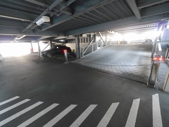 シティタワーグラン須磨鷹取の駐車場