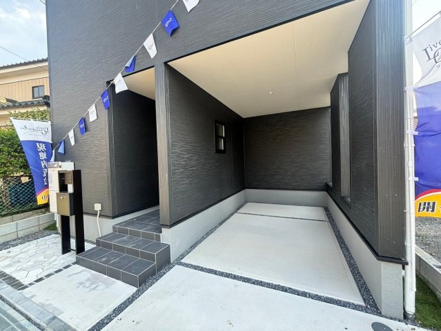 越谷市恩間　新築戸建ての駐車場