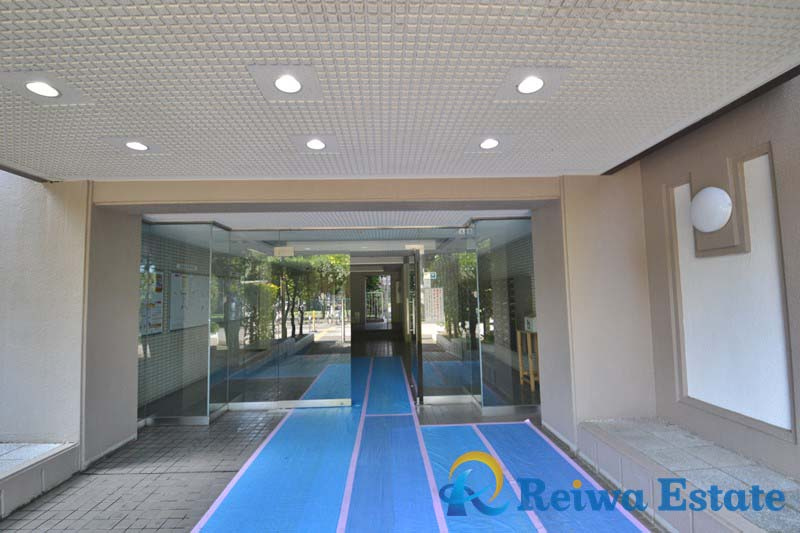 ソフィア茅ヶ崎E棟のエントランス