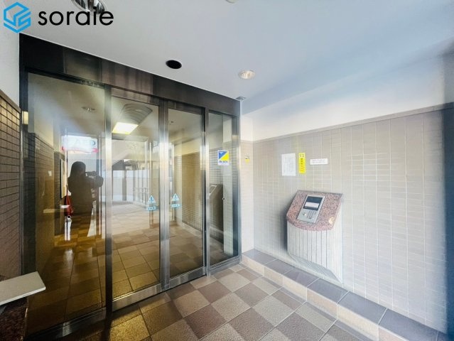 ウインベルコーラス狭山ヶ丘のエントランス