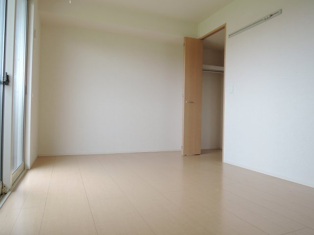 ディライトの洋室|同マンション別部屋