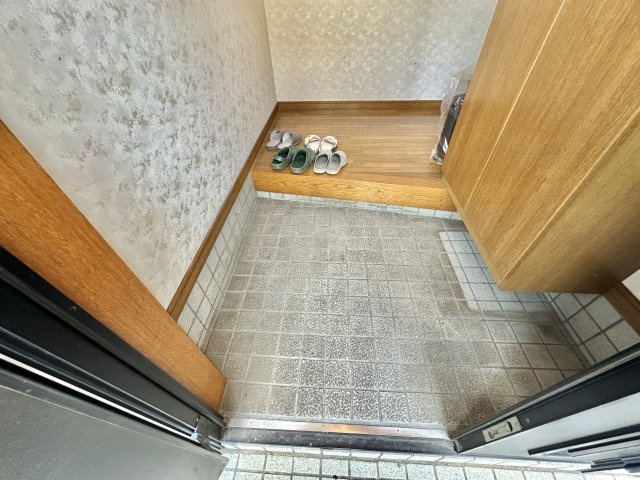 富田林市須賀１丁目　中古戸建の玄関