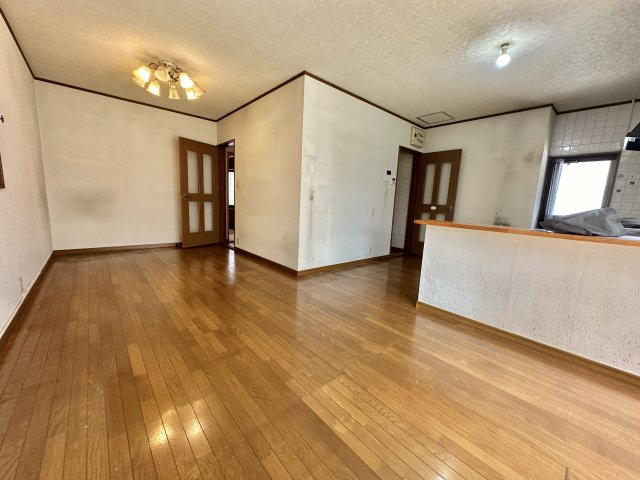 富田林市須賀１丁目　中古戸建の居間・リビング