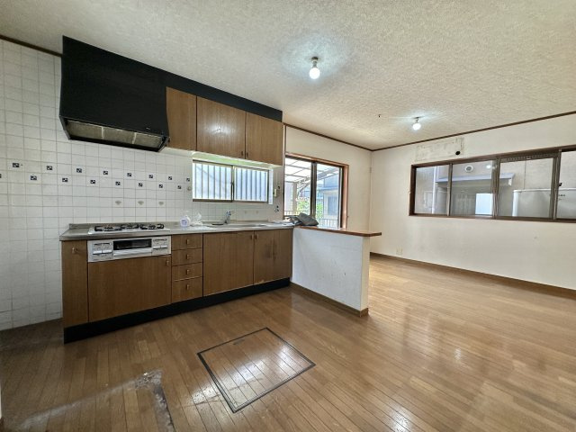 富田林市須賀１丁目　中古戸建のキッチン